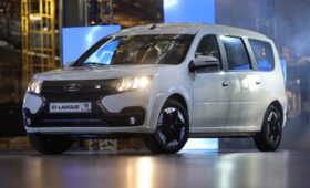 АВТОВАЗ запустил серийное производство Lada e-Largus. Цена известна