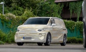 Будущие вэны Mercedes-Benz V-класса и Vito показаны в камуфляже