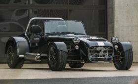 Экстремальный Caterham Seven CSR Twenty отпраздновал юбилей серии